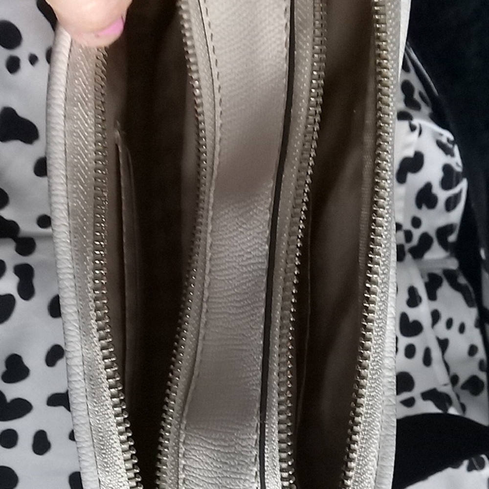 Karl Lagerfeld Silver Logo.Bag. Strap Is Worn Seen In Pic. This Was Gifted To Me - Picture 3 of 9